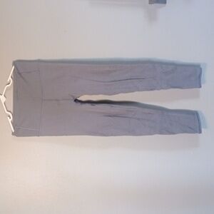Lululemon Women's Gray High-Waisted Athletic Capri Size 6